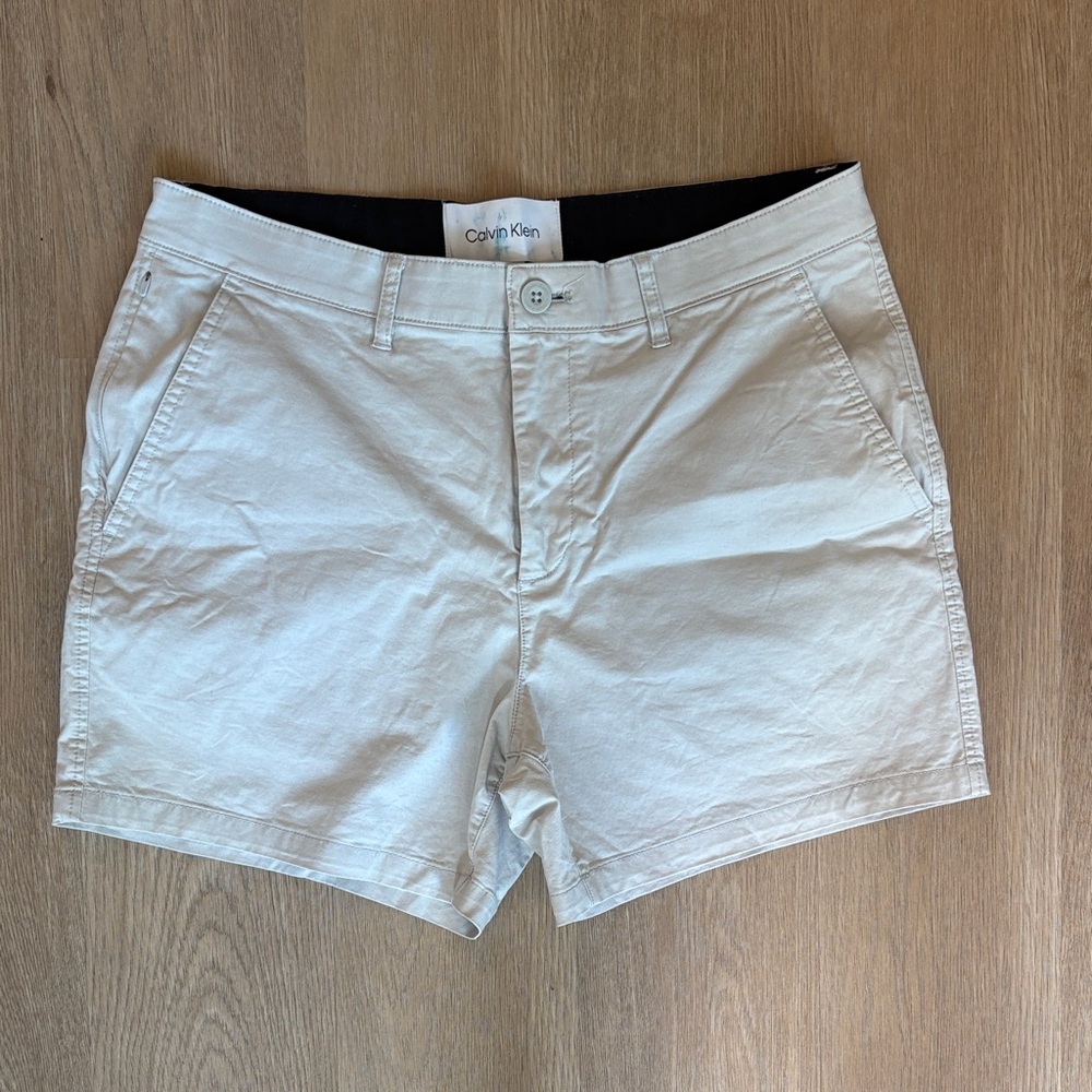 Men’s Calvin Klein Stone Shorts - M